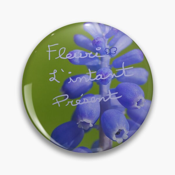 Aperçu de l'œuvre Une grappe de fleurs mauve et blanche créée et vendue par Production Art Manon Meilleur.