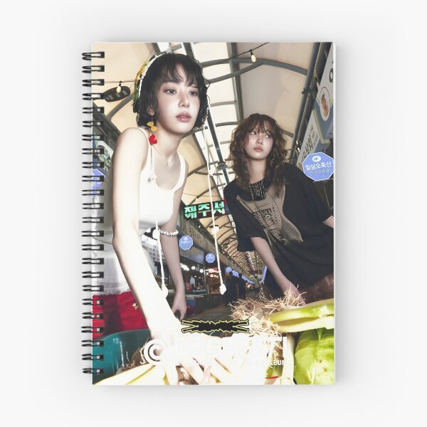 Artikelvorschau, LE SSERAFIM SPAGHETTI Sakura und Chaewon Merch – Limitierte K-Pop-Bekleidung und -Accessoires entworfen und verkauft von Valereekmerch.