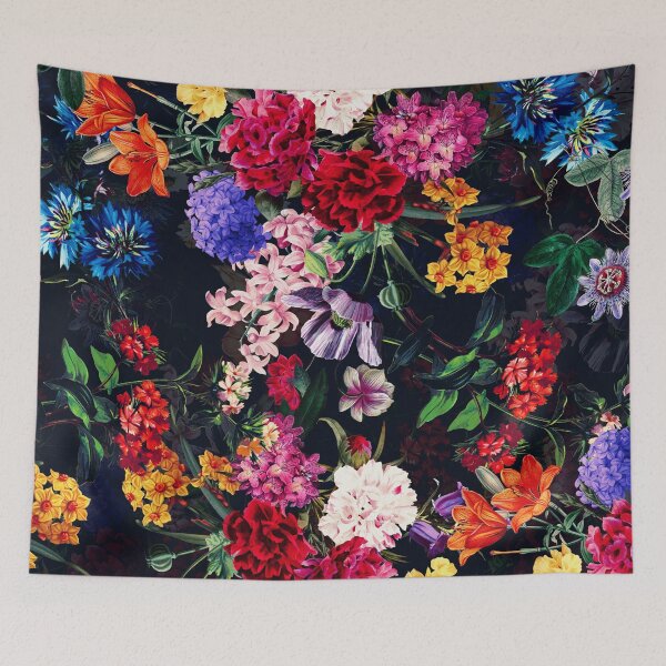 Aperçu de l'œuvre Mystic Blooms V créée et vendue par Burcu Korkmazyurek.