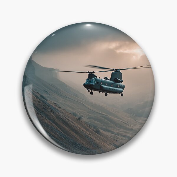Artikelvorschau, Doppelrotor-Chinook über Ackerland mit sich drehenden Rotorblättern entworfen und verkauft von Skyframe Aviation.