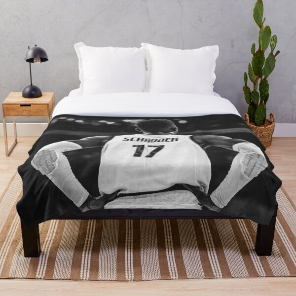 Artikelvorschau, Dennis Schröder – Schwarz & Weiß • Gift for Basketball Fan entworfen und verkauft von AYA-Design.