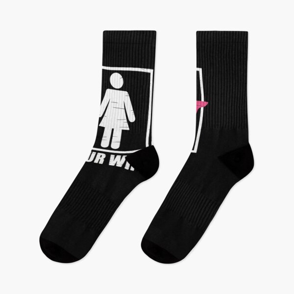 Artikelvorschau, T-Shirt für Ehemänner mit Brustkrebs, Deine Frau, Meine Frau, Pinke Kämpferin entworfen und verkauft von MinaReinger.