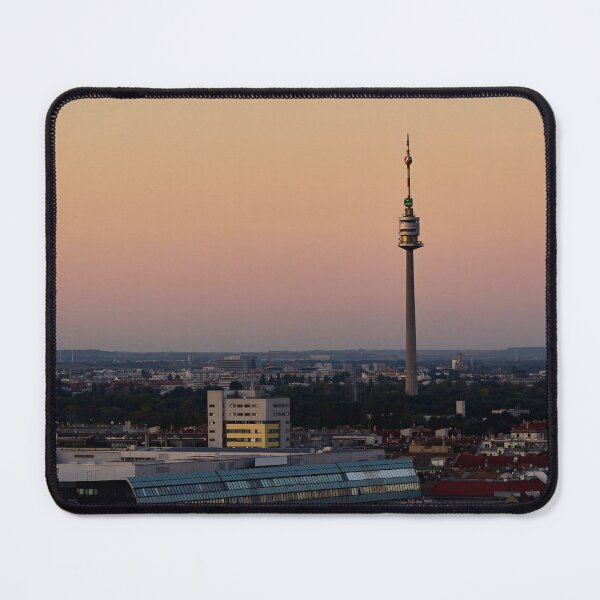Artikelvorschau, Der Turm. Wien 2025 entworfen und verkauft von Jouko Lehto Photography.