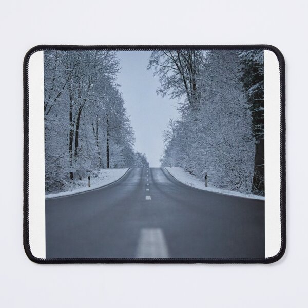 Artikelvorschau, Autobahnstraße durch schneebedeckte Bäume Fotodruck entworfen und verkauft von Mother-Nature65.