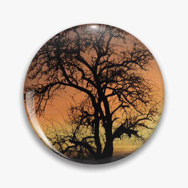 Artikelvorschau, Majestätischer Sonnenuntergang – Baum als Silhouette / Swiss Artwork Photography entworfen und verkauft von Raphael Wolf.