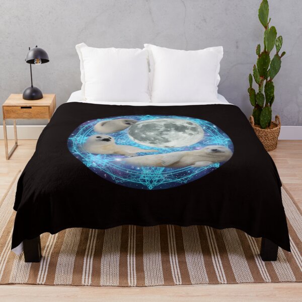 Artikelvorschau, Vintage-Grafik mit drei Robbenbabys, Retro-Seehund-Mond, Robbenliebhaber, niedlicher Seehund, entspannter, gewaschener Look, lustige Geschenke entworfen und verkauft von DesignDenDo ⭐⭐⭐⭐⭐.