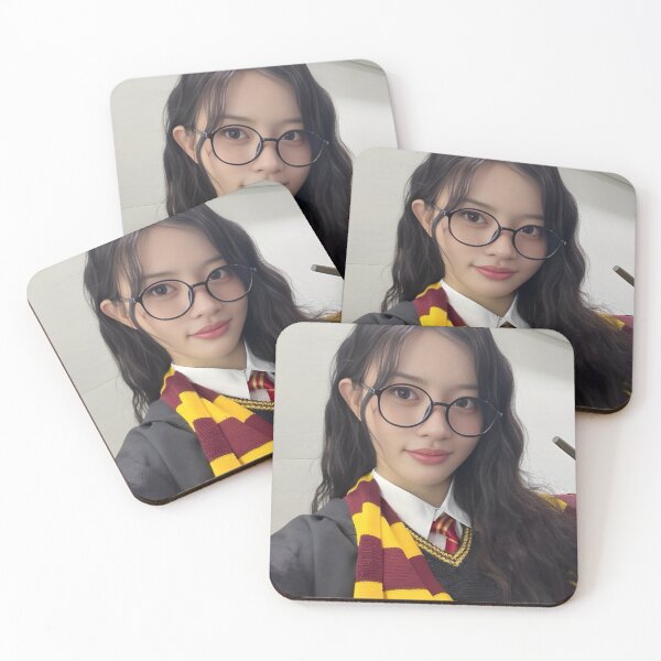 Artikelvorschau, Minju NCNA Era Bias Foto-Kunst | Sanftes K-Pop-Fan-Werk für GLLIT entworfen und verkauft von Valereekmerch.