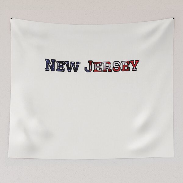 Artikelvorschau, Typografie mit der Flagge von New Jersey, USA – Patriotisches Design mit Sternen und Streifen für amerikanischen Stolz entworfen und verkauft von Long Family Gifts.