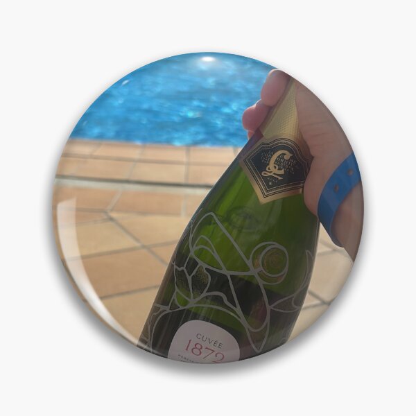Aperçu de l'œuvre Champagne à la piscine créée et vendue par PunsAndPaws.