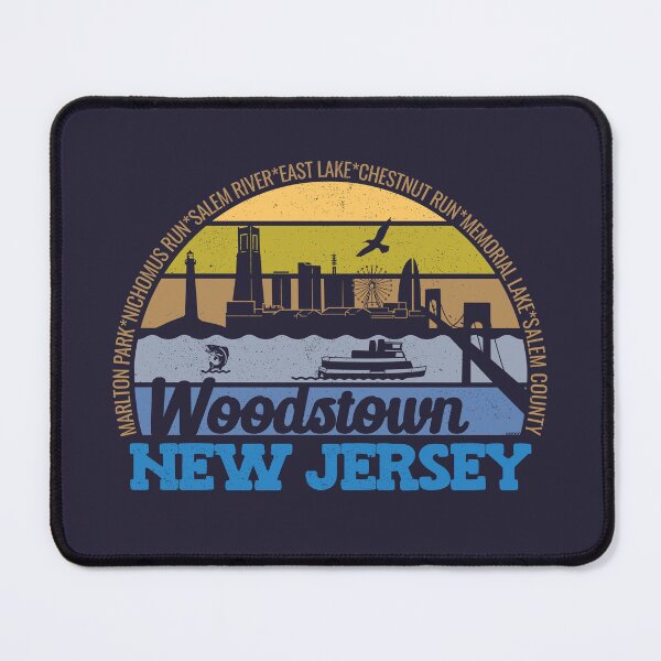 Artikelvorschau, Woodstown, New Jersey – Logo im Retro-Vintage-Stil mit lokalem Stolz bei Sonnenuntergang entworfen und verkauft von CRHPOD20.