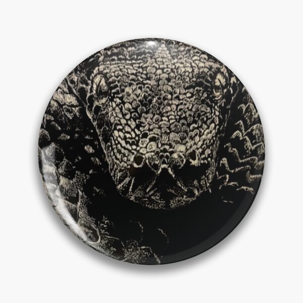 Aperçu de l'œuvre Gros plan d'un serpent à l'encre blanche créée et vendue par DoctorFirsShop.
