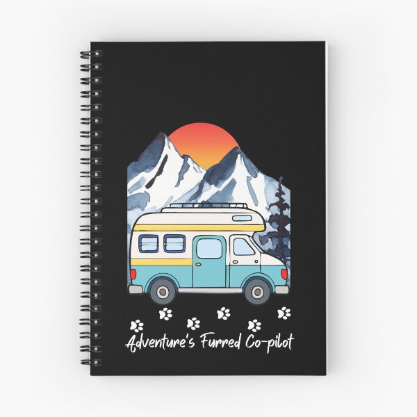 Aperçu de l'œuvre Le copilote à fourrure de l'aventure. Conception de camping-cars et de chats créée et vendue par SofikoDesigns.