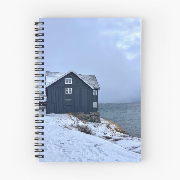 Artikelvorschau, Hotel am Djupvatnet-See, Norwegen, verschneite Landschaft entworfen und verkauft von ashandbubu.