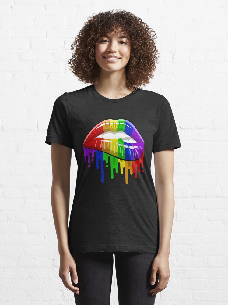 T-shirt essentiel ''Lèvres LGBT dans les couleurs de drapeau arc-en-ciel pour la fierté gaie!' : autre vue