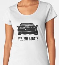 Camiseta premium para mujer Sí, ella se pone en cuclillas - Supra