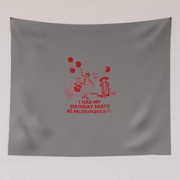 Artikelvorschau, McDonald's Geburtstagsparty-T-Shirt entworfen und verkauft von MelissLim.