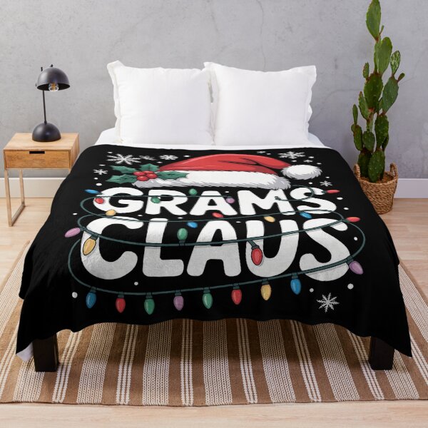 Artikelvorschau, Oma und Weihnachtsmann passendes Design für die Familienweihnachtsfeier entworfen und verkauft von SheilaAnjelica.