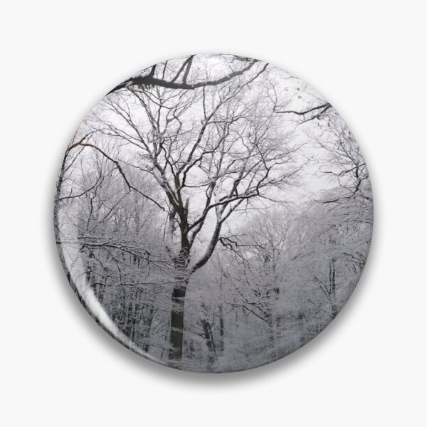 Artikelvorschau, Fotodruck: Winterlicher Schneepfad mit Bäumen entworfen und verkauft von Mother-Nature65.