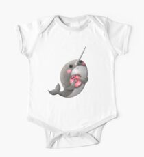 Cute Narwhal with donut Kurzärmeliger Einteiler