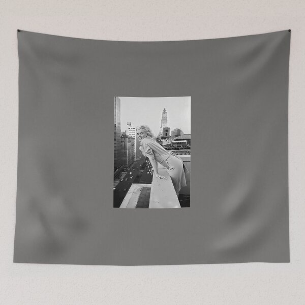 Artikelvorschau, POSE-MARILYN-ON-CITY entworfen und verkauft von JonasKett.