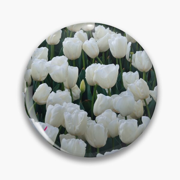 Artikelvorschau, Teppich aus weißen Tulpen entworfen und verkauft von SaltyWave.