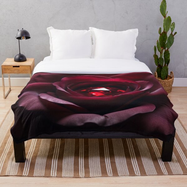 Artikelvorschau, Satinheart Rouge – Tiefrote Rose mit rubinrotem Kern entworfen und verkauft von LaLi-Designs.