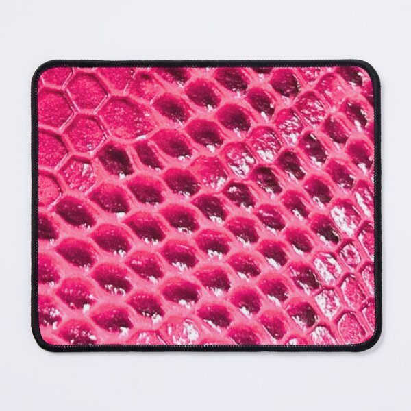 Artikelvorschau, Ästhetik aus rosa Schlangenleder entworfen und verkauft von We Are Stardust.