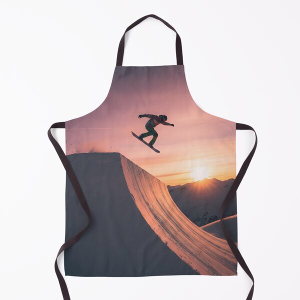 Artikelvorschau, Snowboarder springt bei Sonnenuntergang von einer Halfpipe entworfen und verkauft von homydesign.