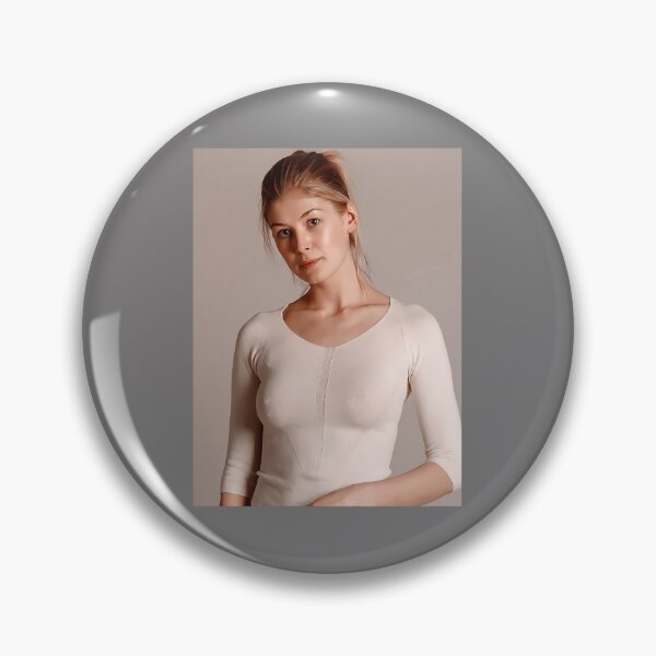 Artikelvorschau, ROSAMUND-PIKE-PRETTY entworfen und verkauft von MarquesaRueda.