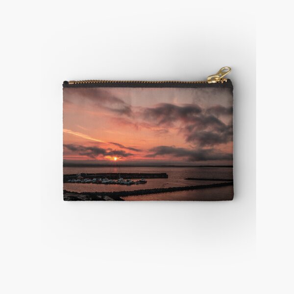 Artikelvorschau, Bowmore Pier Sonnenuntergang entworfen und verkauft von PhotoPhoto.