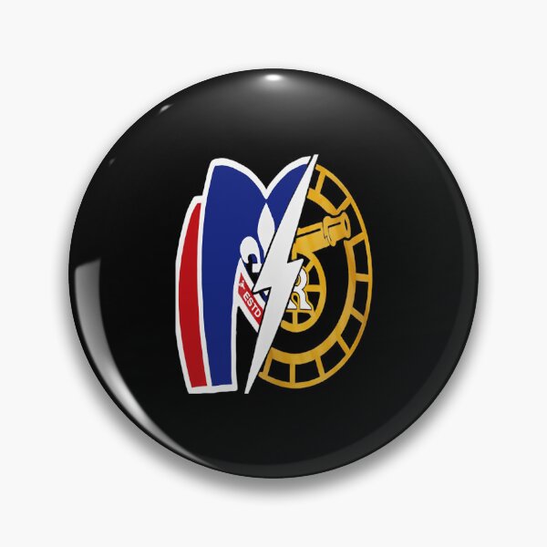 Artikelvorschau, Heiße Rivalität – Doppelte Logos – Boston Raiders Montreal Metros Hockey Shane und Ilya entworfen und verkauft von Haarishurch.