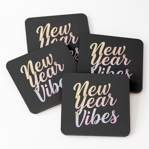 Artikelvorschau, „New Year Vibes“ T-Shirt mit holografischem Glitzer-Schriftzug – Trendiges Neujahrsdesign entworfen und verkauft von FestivityFinds.