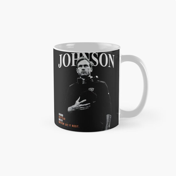 Aperçu de l'œuvre Portrait monochrome et granuleux de Ben Johnson, joueur de football américain à Chicago. créée et vendue par bullnizomona.