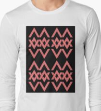 new triangle pattern Long Sleeve T-Shirt