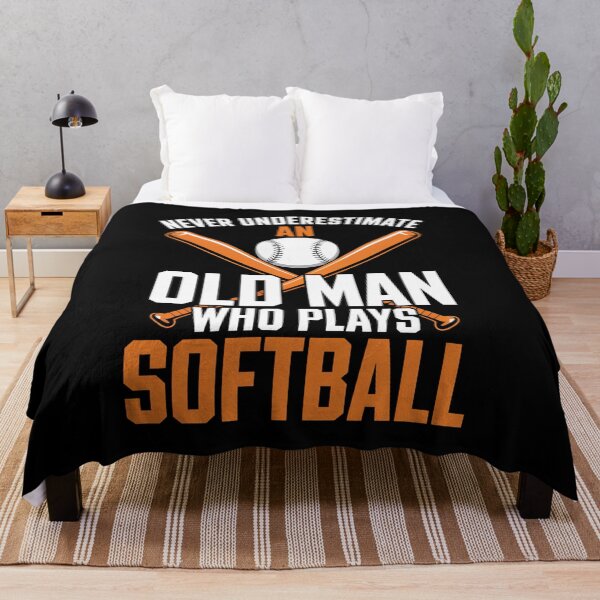 Artikelvorschau, Unterschätzen Sie niemals einen alten Mann beim Softball. entworfen und verkauft von MeowtivationP.