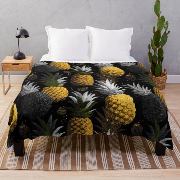 Artikelvorschau, Mitternachtsgoldenes Ananas-Muster entworfen und verkauft von SQSHD-Pineapple.