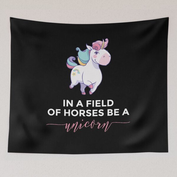 Artikelvorschau, In einem Feld der Pferde eine Einhorn Inspiration sein entworfen und verkauft von SassyYetClassy.