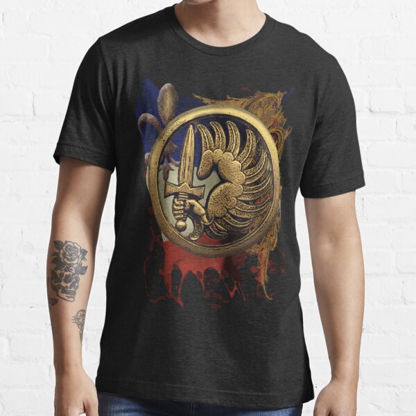 Französische Fremdenlegion. Hintergrund sind Lilie und französische Trikolore. Essential T-Shirt