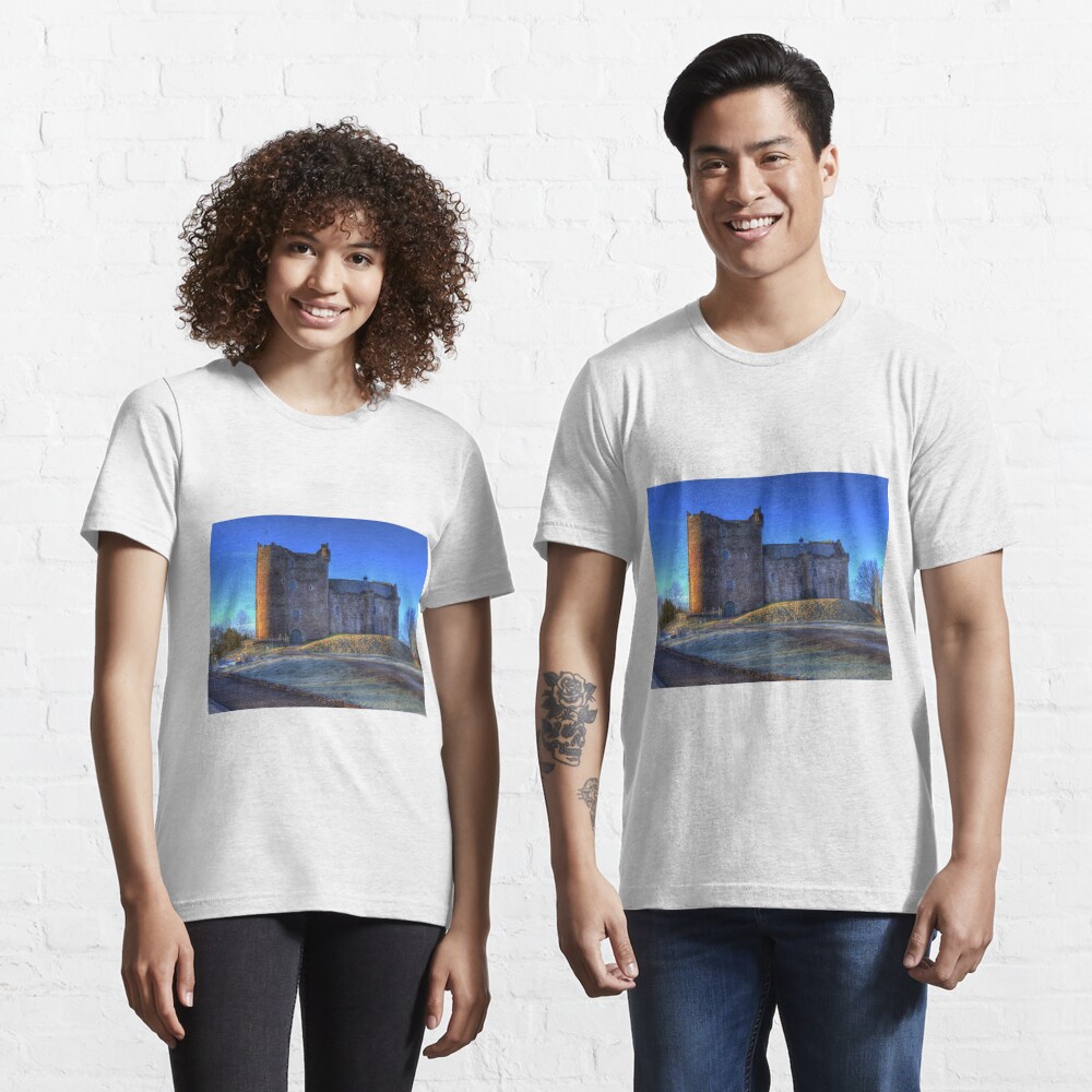 Doune Castle , Scotland Essential T-Shirt