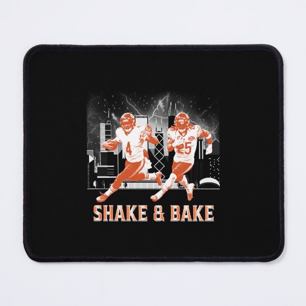 Artikelvorschau, Chicago Football Swift und Monangai SHAKE AND BAKE entworfen und verkauft von FmStyleArt.