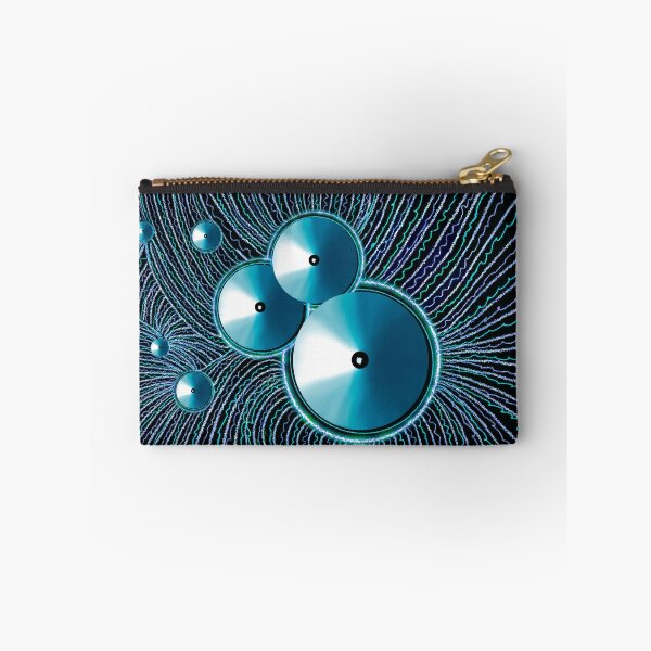 Aperçu de l'œuvre Satin bleu pailleté - Motif abstrait spectaculaire - Paillettes et broderie créée et vendue par Lycanth.