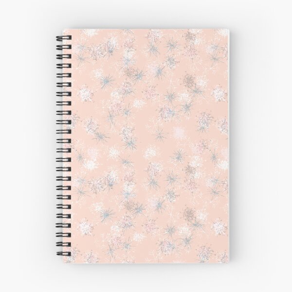 Aperçu de l'œuvre Flocon de neige rose pâle, magnifique paysage hivernal féerique, imprimé de vacances créée et vendue par Sunflowerstudio1.