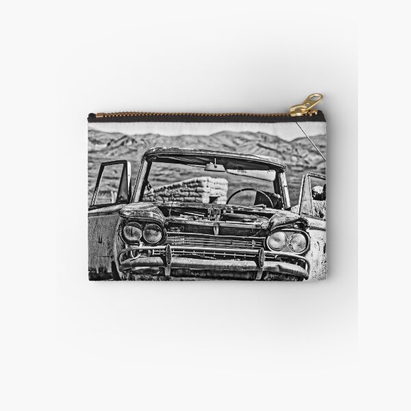 Artikelvorschau, Verlassenes Oldtimer-Wrack in der Puna - Pastos Chicos, Argentinien entworfen und verkauft von Keltoi-art.
