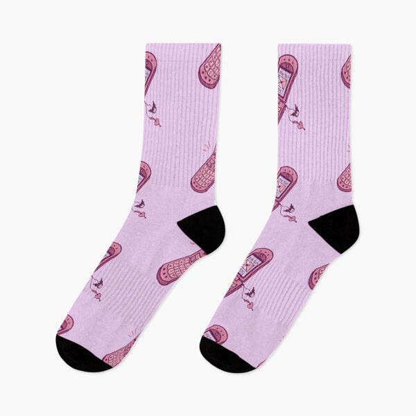 Artikelvorschau, Pinkes Y2K-Klapphandy von Kuromi Sanrio entworfen und verkauft von Ansekenamun.