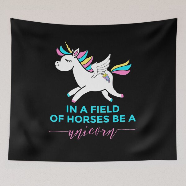 Artikelvorschau, In einem Feld der Pferde eine Einhorn Inspiration sein entworfen und verkauft von SassyYetClassy.