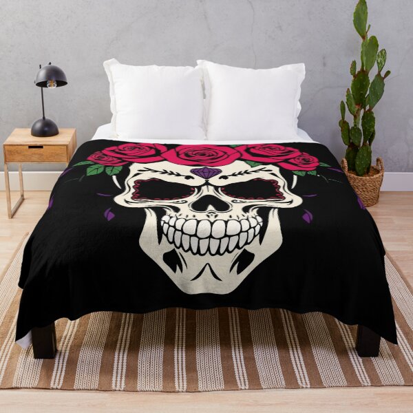 Artikelvorschau, Rosenschädel-Kunst – Florales Gothic-T-Shirt & Merchandise entworfen und verkauft von DConcept.