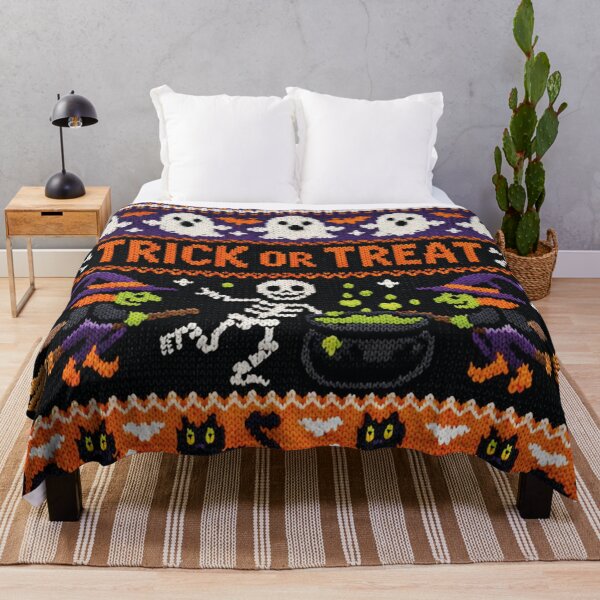 Item preview, spooky Halloween knitting pattern designed and sold by Mauswohn.