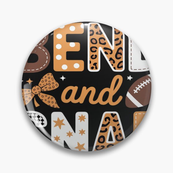 Artikelvorschau, Lustiger Spieltag Touchdown-Saison Niedlicher Bend and Snap Football entworfen und verkauft von trinfhri.