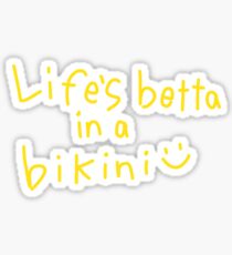 Pegatina vida betta en una cita de bikini amarillo