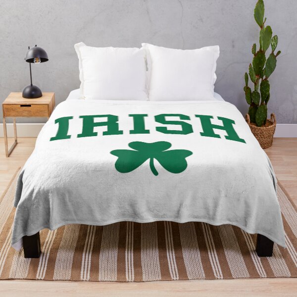 Item preview, Trébol irlandés Día de San Patricio Orgullo de Irlanda Verde irlandés designed and sold by ChestOutLoud.